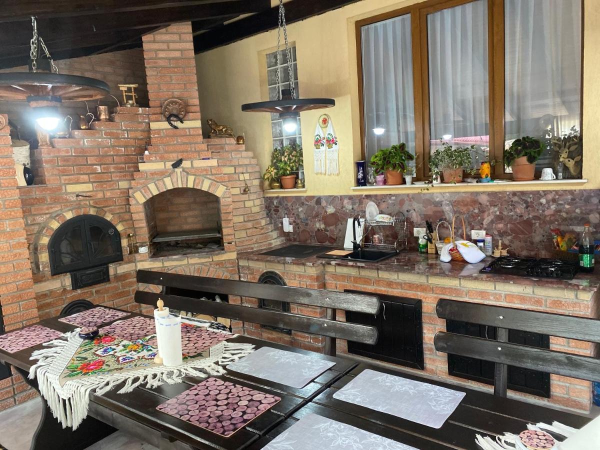 Casa cu Flori Moisei Hotel Luaran gambar