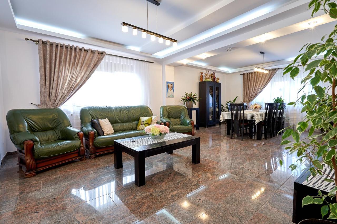 Casa cu Flori Moisei Hotel Luaran gambar